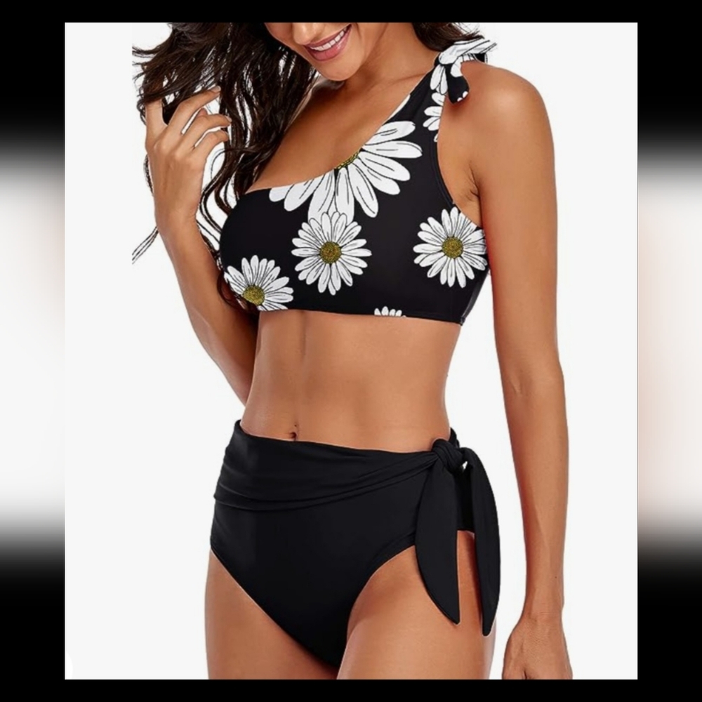 2 piece Swimsuit XL - Picture 2 of 9
